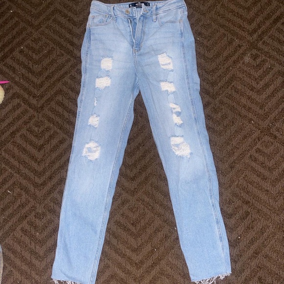 Light Wash Distressed Mom Jeans - Hollister Size 1 - Picture 1 of 2